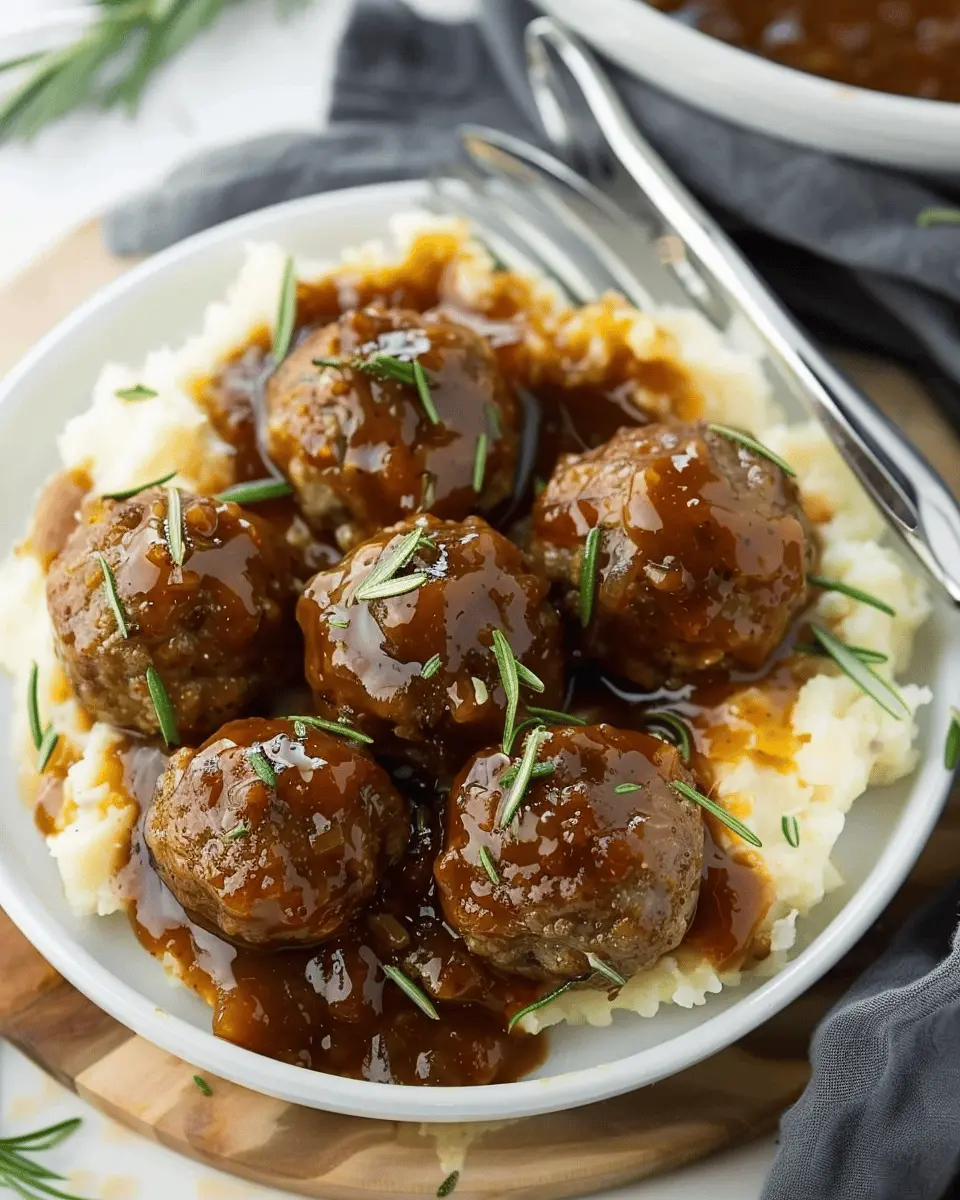 Meatballs and Gravy Recipe: Juicy Beef Delight with Turkey Bacon